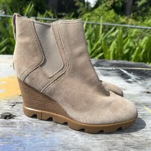 Sorel Joan Uptown Chelsea Suede Wedge Boots Women’s 9 Tan Beige - 520